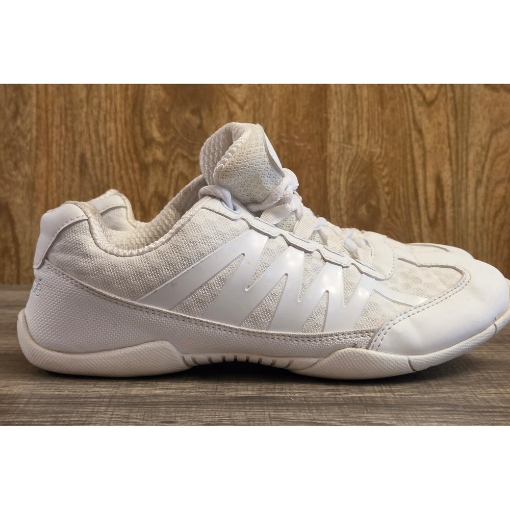 Chasse Apex Cheerleading Shoes Youth Size 5 White